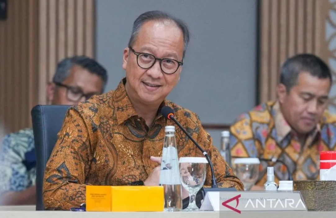 Menperin tekankan industri beri jaminan ketersediaan stok plastik